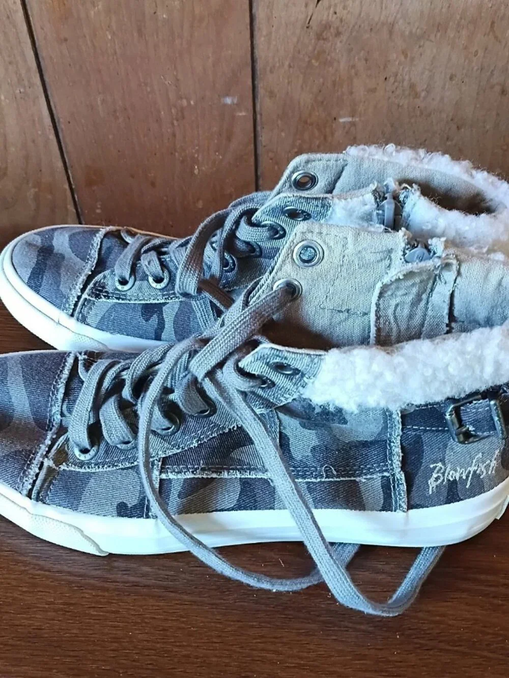 Blowfish Malibu Women's Camo High-Top Sneakers – Size 7.5